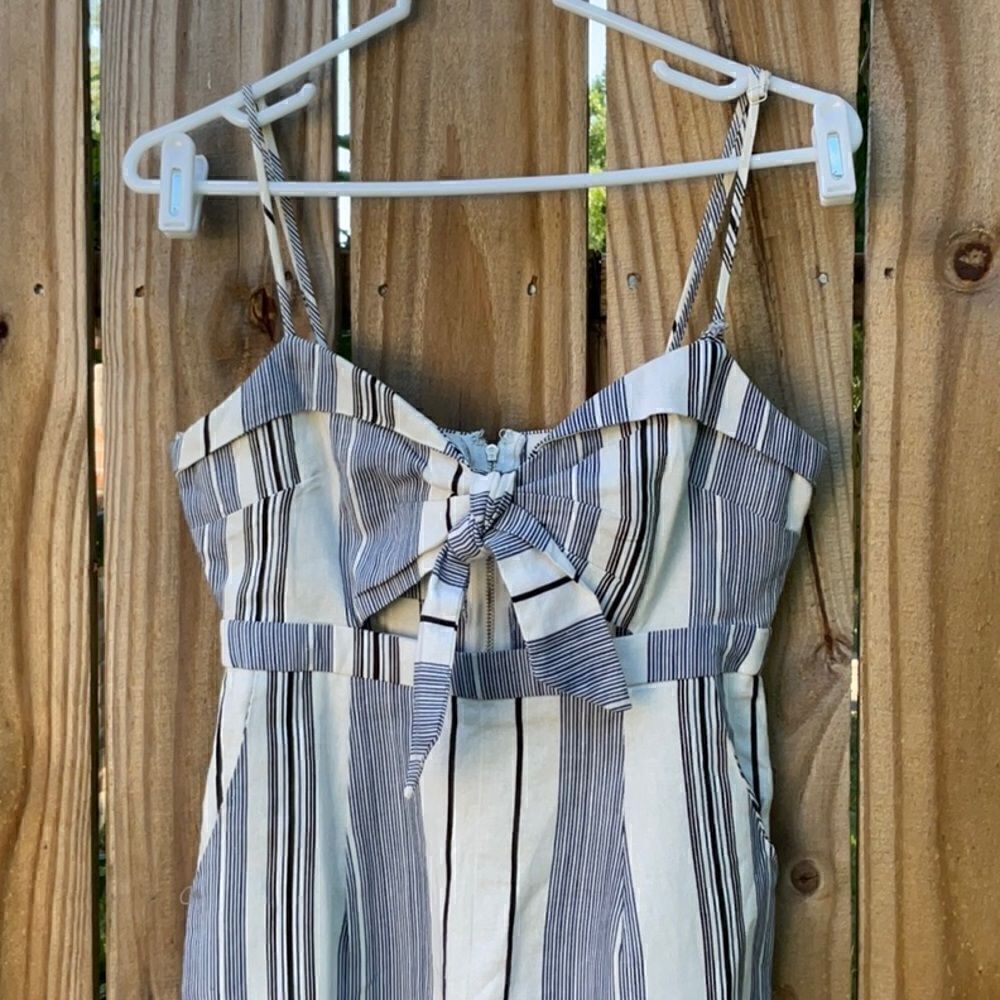 Take 50% OFF- Forever21 Striped Tie Front Jumpsuit, Size-S - Picture 3 of 9